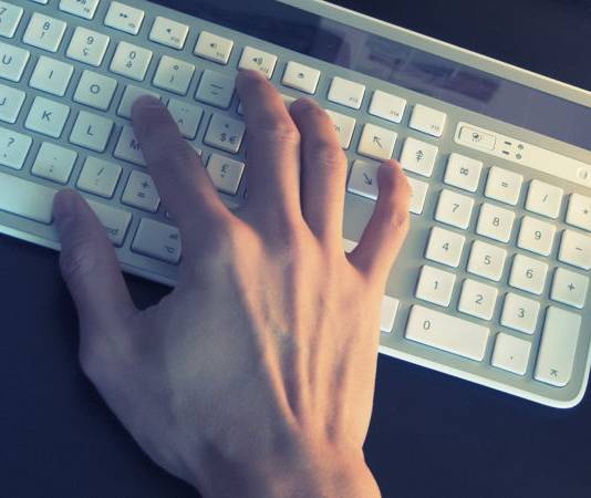 Czy komputer stacjonarny pobiera dużo prądu?
