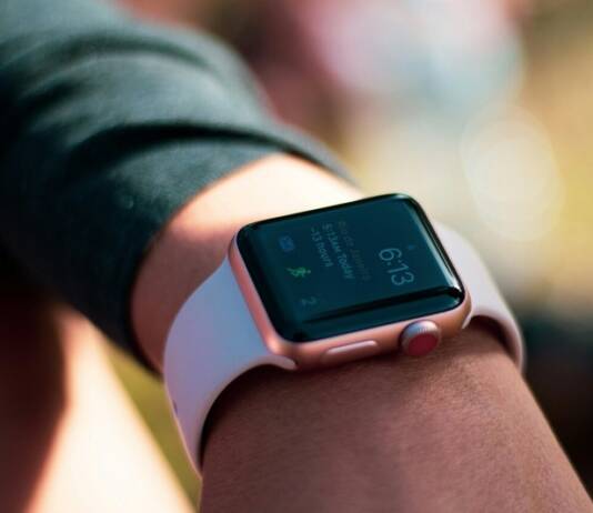 Najbardziej przydatne funkcje w smartwatchach – jakie warto znać?